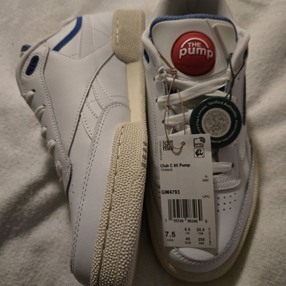 Reebok White and Red Athletic Shoes - Picture 4 of 8